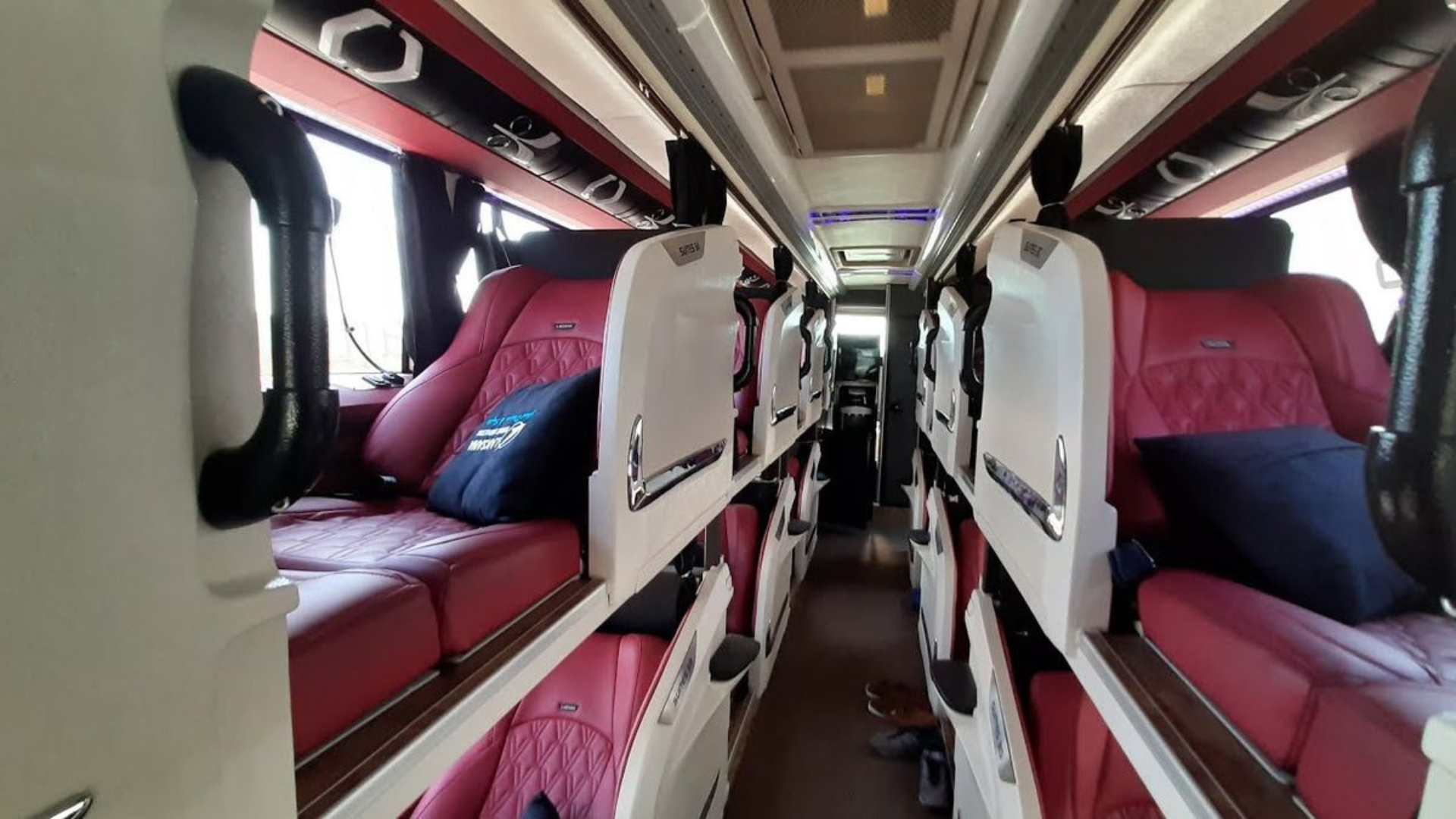 sewa sleeper bus jakarta